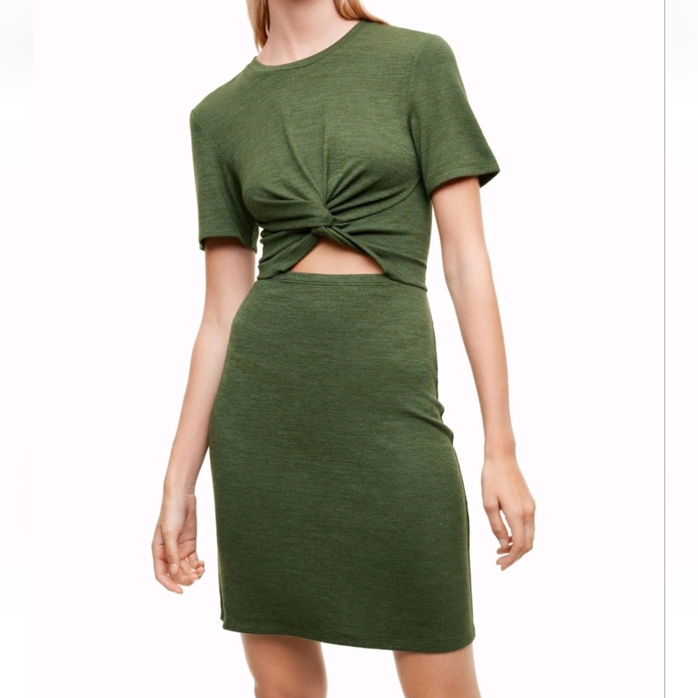 Aritzia Wilfred Green Front Twist Cut Out T-shirt Katz Dress Size Medium